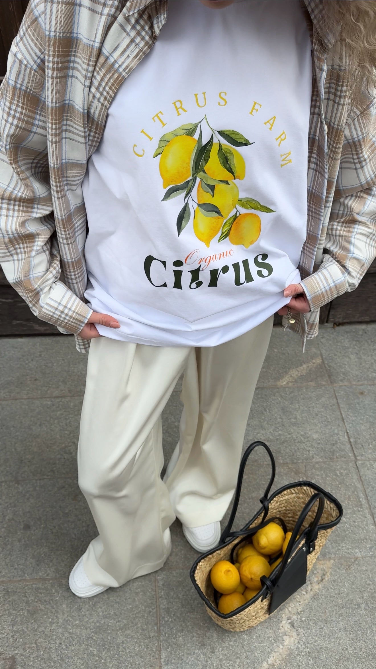 White T-shirt Lemons