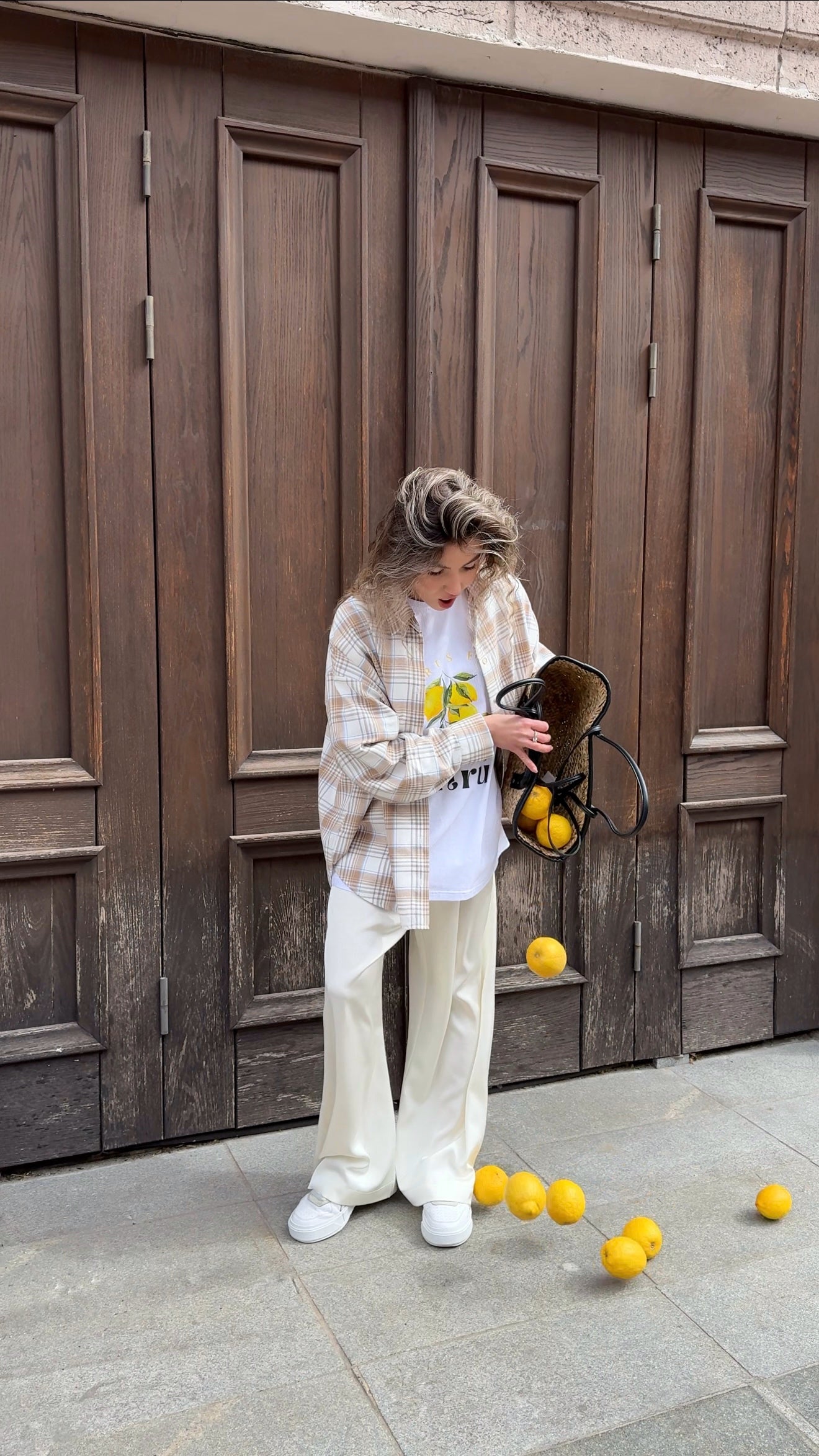 White T-shirt Lemons