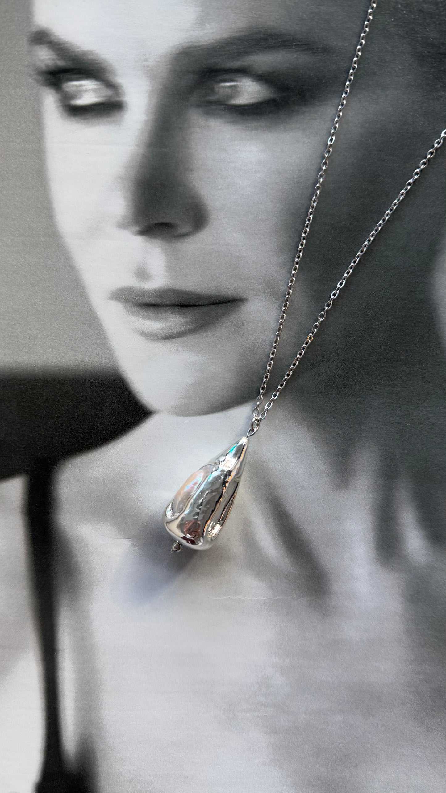 Pendant Moonlit Drop