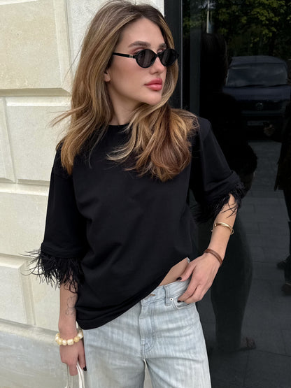 T-Shirt With Ostrich Feather
