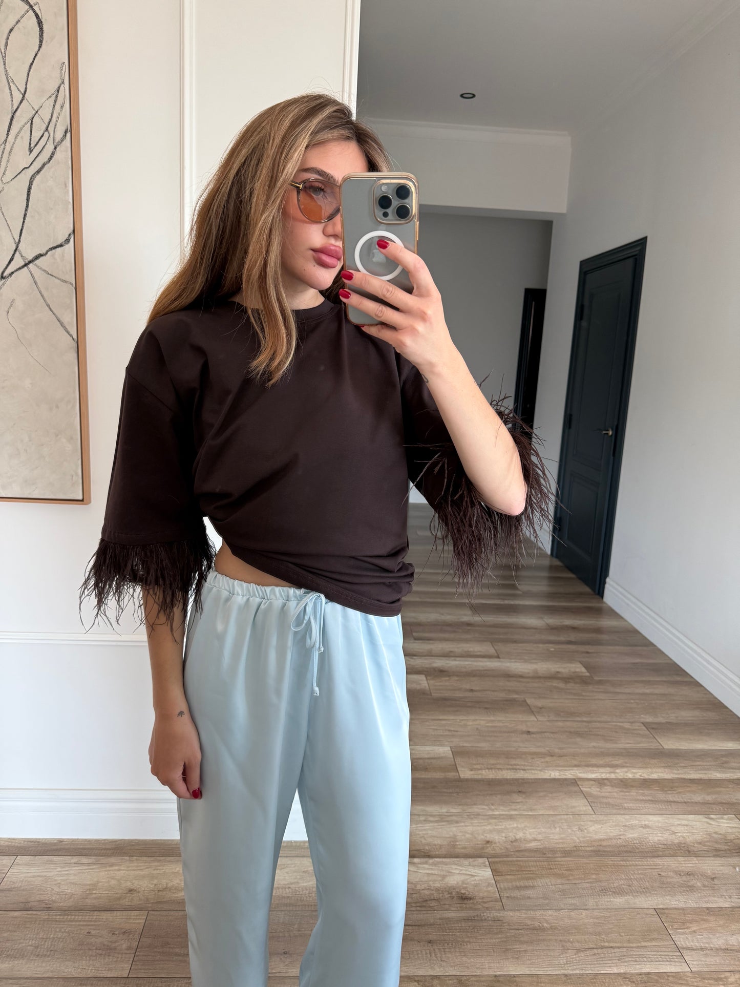 T-Shirt With Ostrich Feather