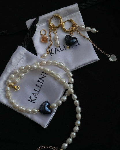 Freshwater Pearls Necklace with Black Heart Kohaty