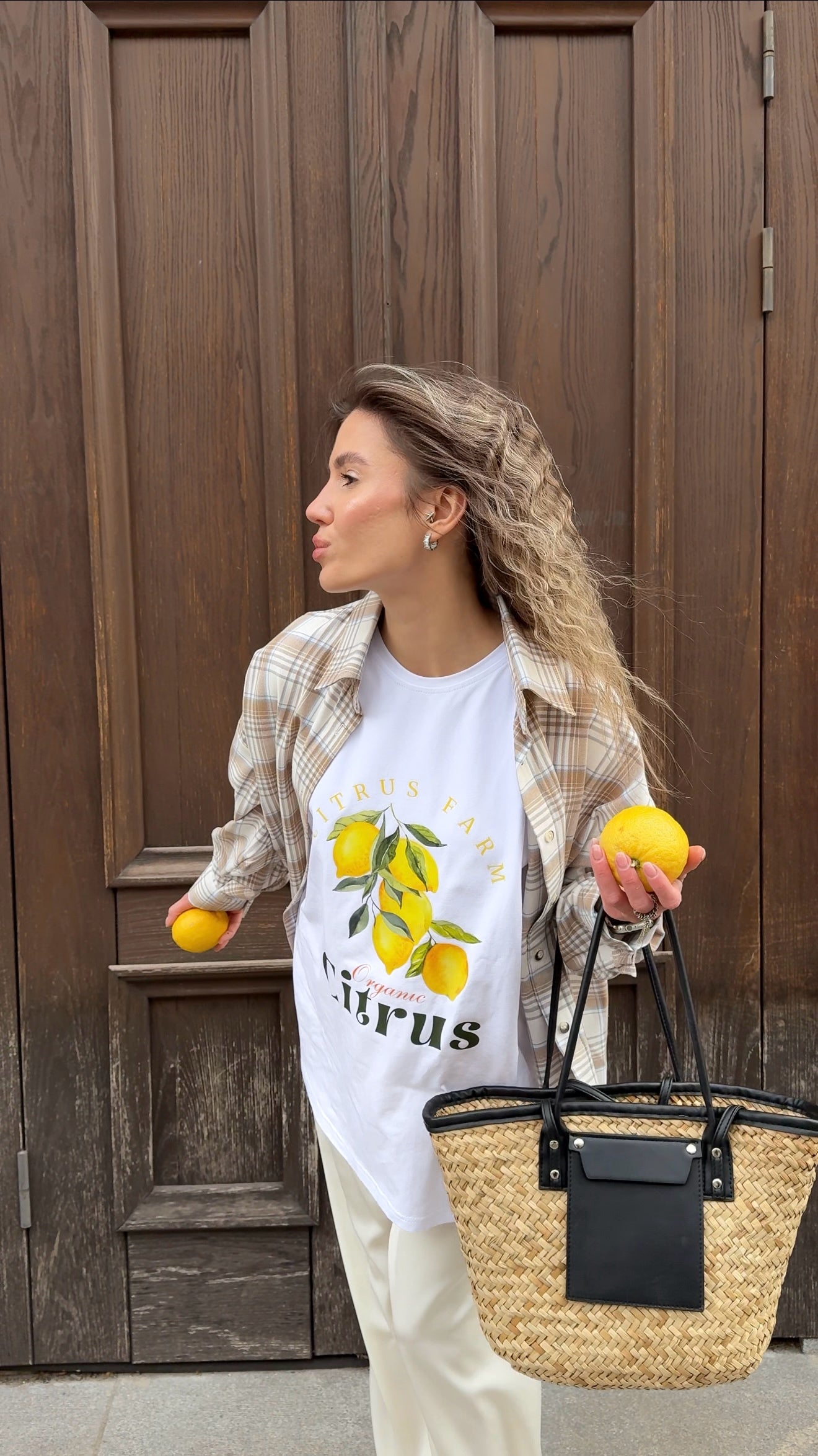 White T-shirt Lemons