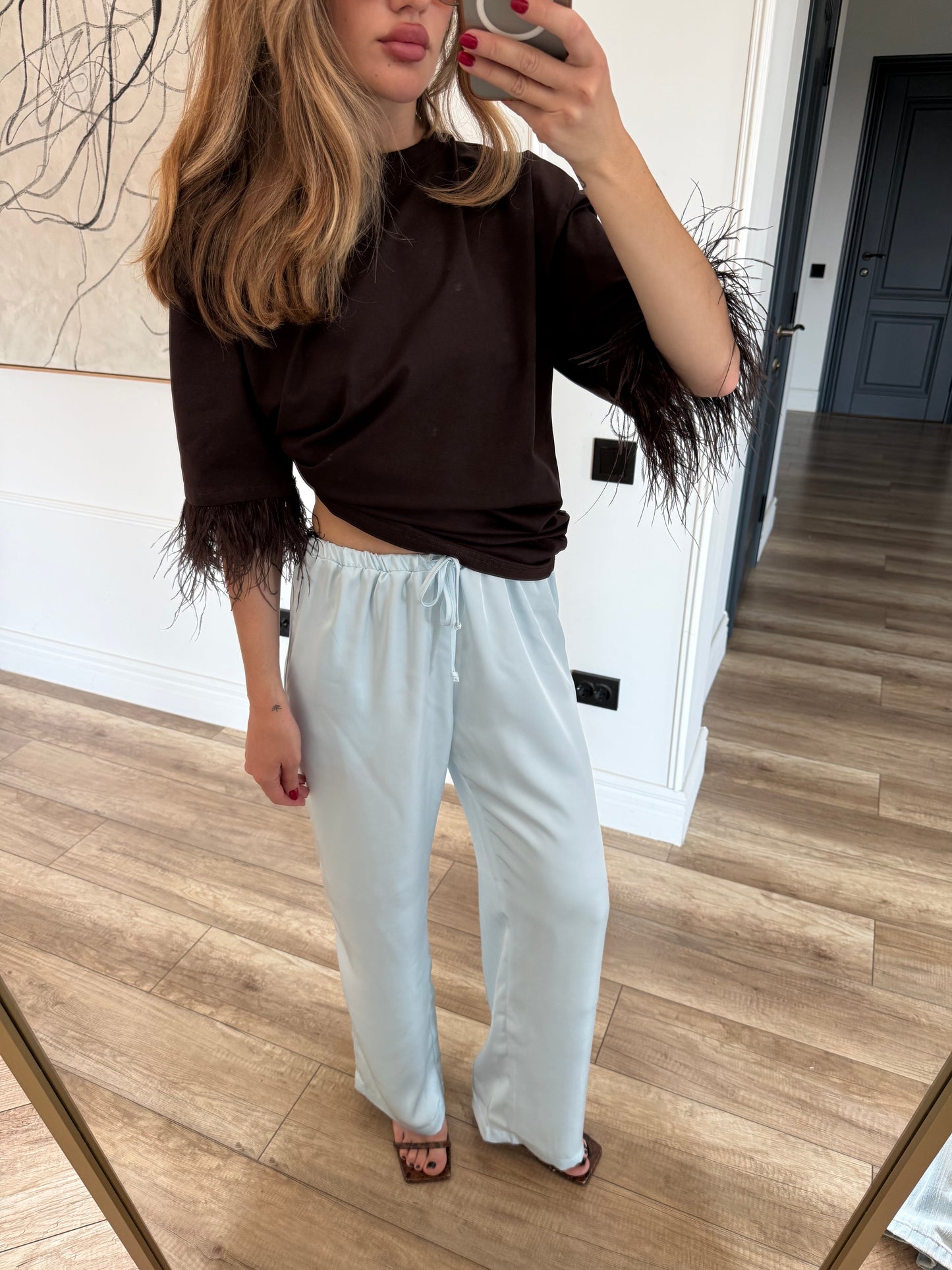 T-Shirt With Ostrich Feather