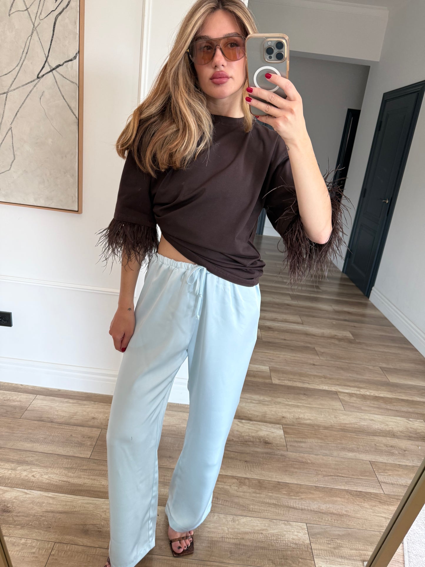 T-Shirt With Ostrich Feather