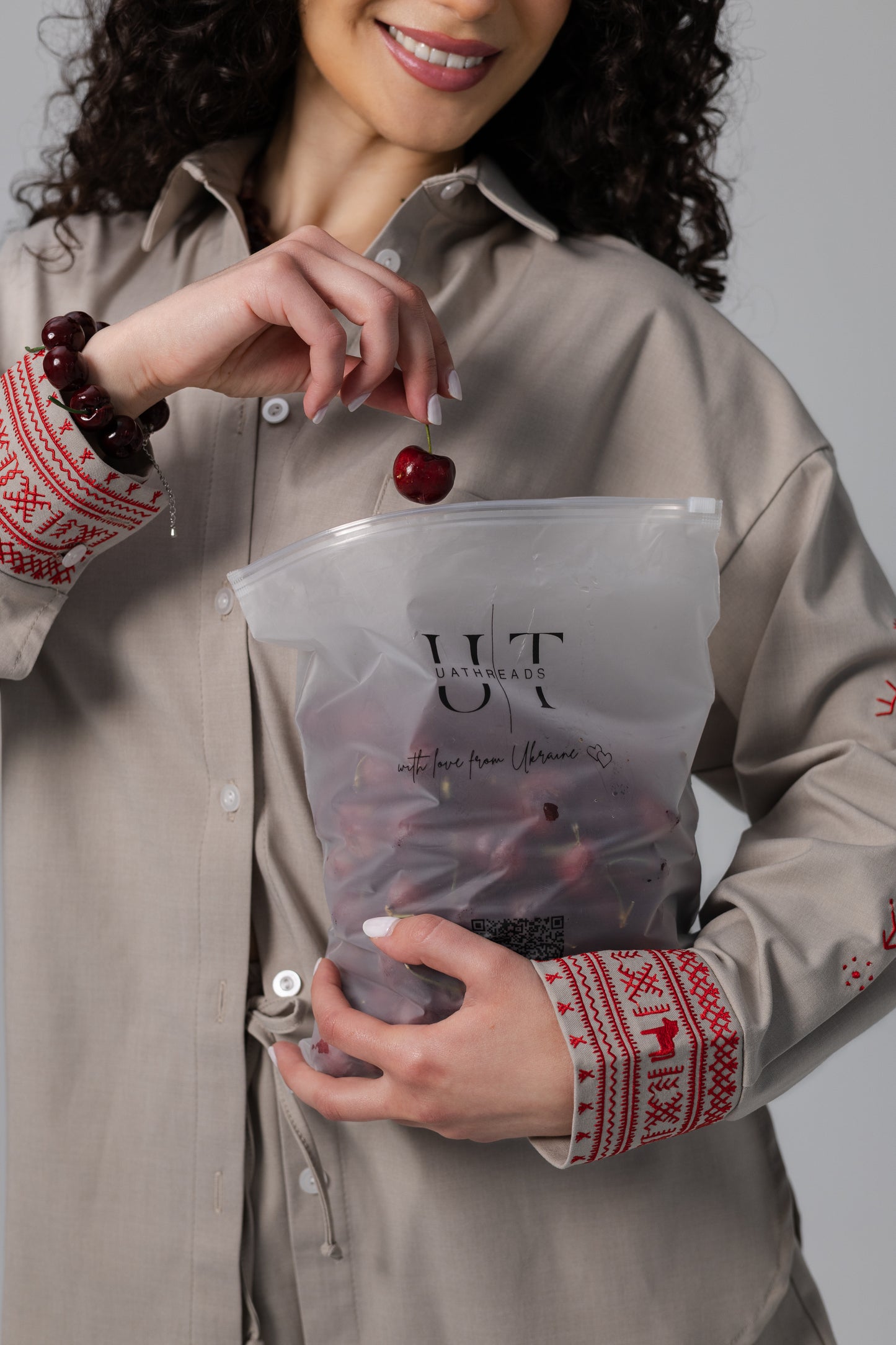 Shirt with Sleeve Embroidery Korinnia Taupe