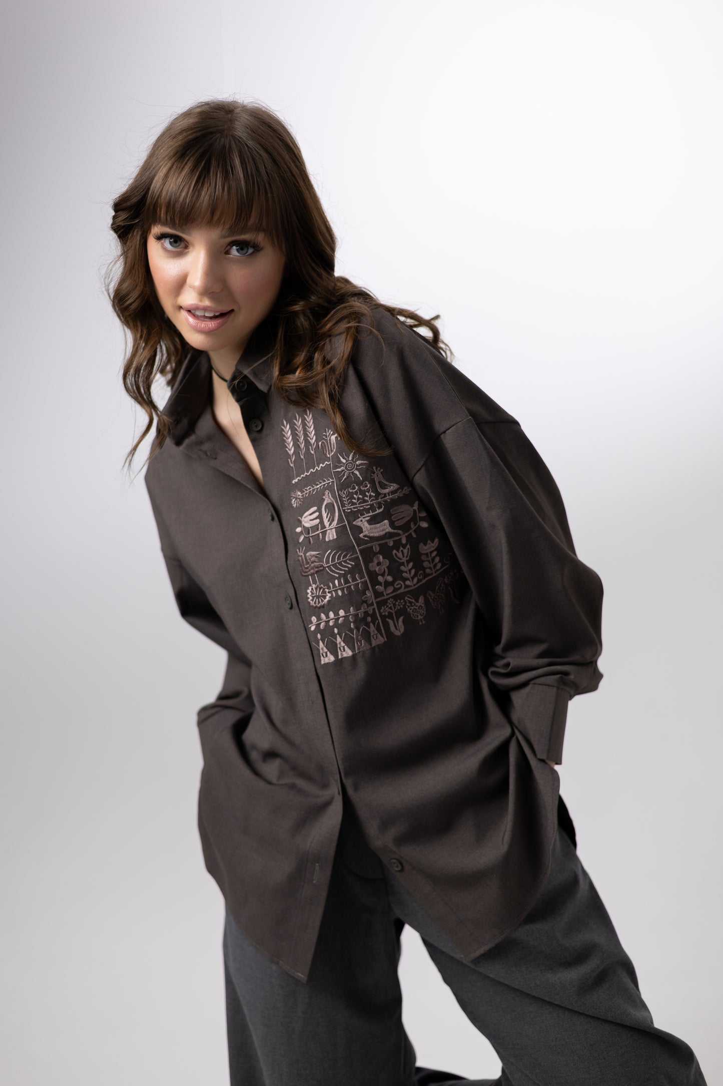 Shirt with Embroidery Oberih chocolate