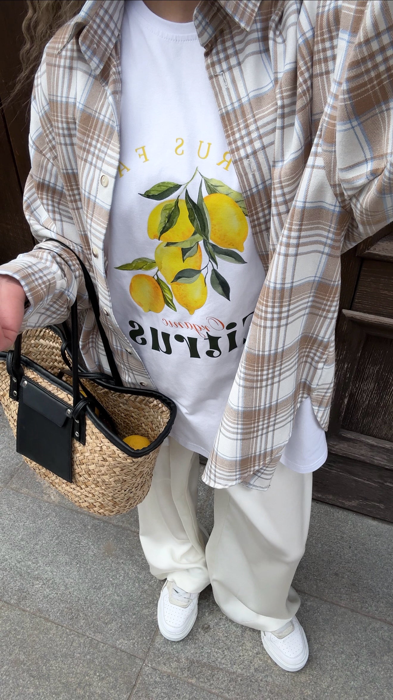 White T-shirt Lemons