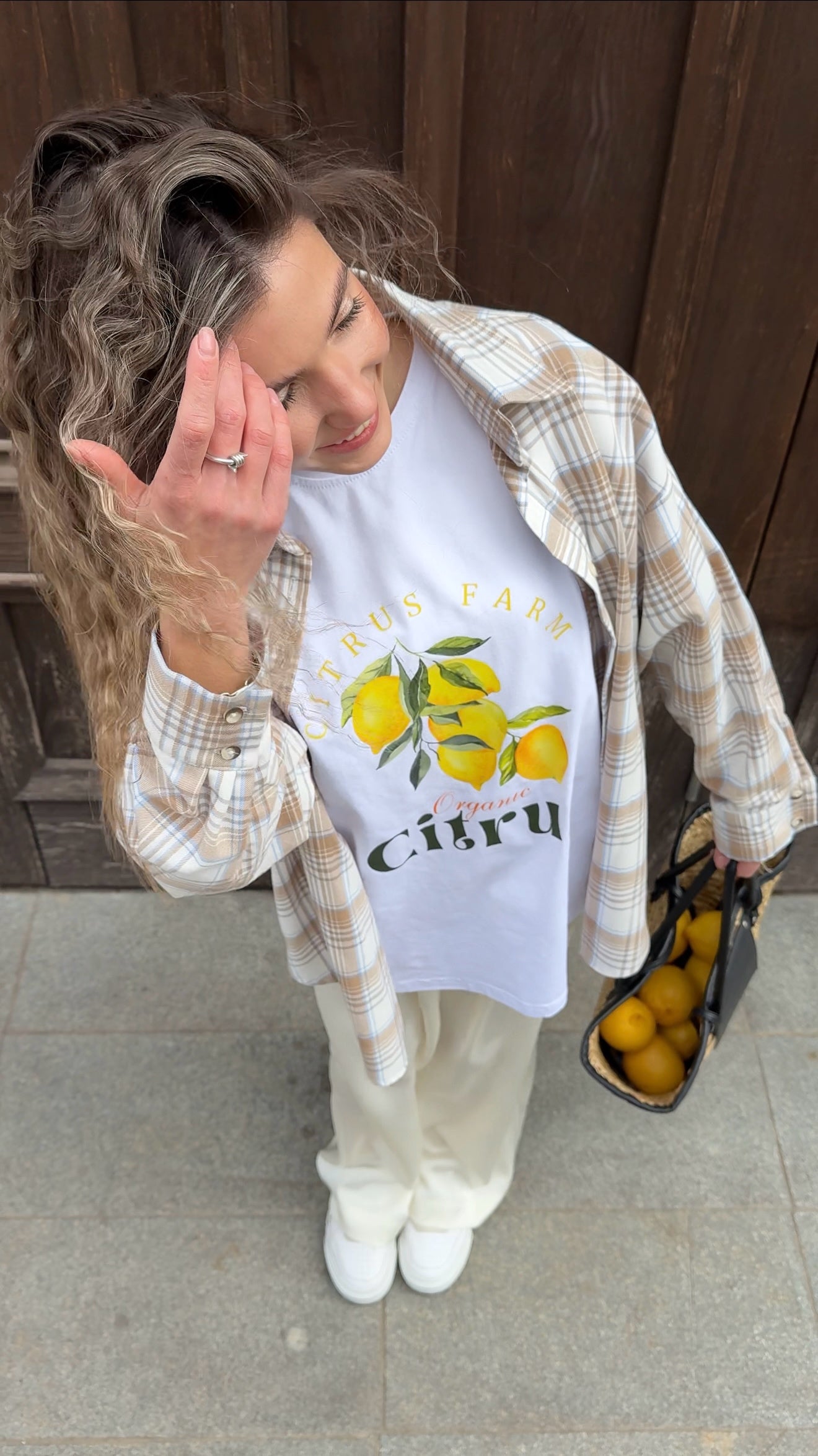 White T-shirt Lemons